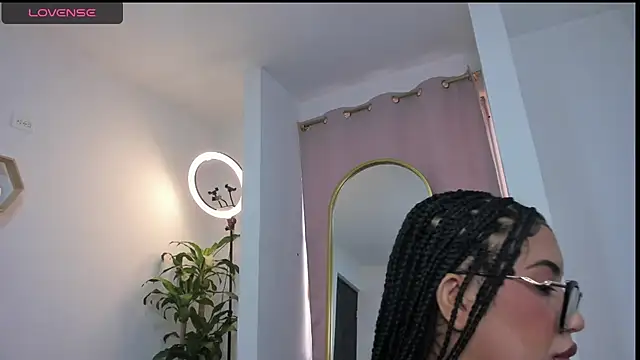 Miss ebony77 online show from May 7, 1:38 pm