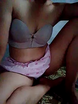 Snapshot of Tieuthu2 chatting on June 18, 11:20 pm Tieuthu2 online show from June 18, 11:20 pm