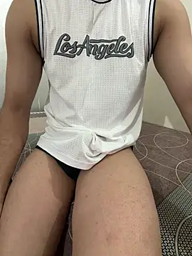 Snapshot of lucky_7inches chatting on June 3, 4:23 pm lucky 7inches online show from June 3, 4:23 pm