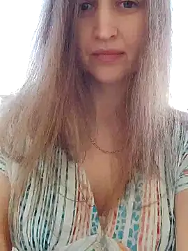 irresistibelle online show from May 7, 11:59 am