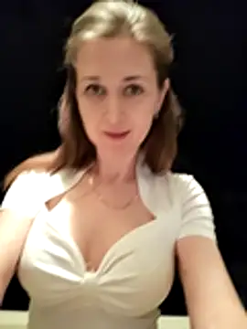 Snapshot of irresistibelle chatting on June 28, 6:47 pm irresistibelle online show from June 28, 6:47 pm