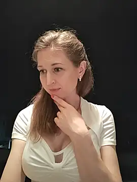 Snapshot of irresistibelle chatting on July 4, 6:47 pm irresistibelle online show from July 4, 6:47 pm