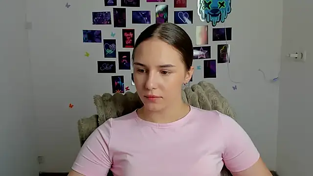 Snapshot of Kyara_ra chatting on July 2, 5:24 am Kyara ra online show from July 2, 5:24 am