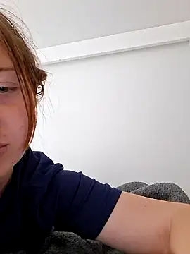 Snapshot of AquaxBlue chatting on June 3, 10:51 am AquaxBlue online show from June 3, 10:51 am