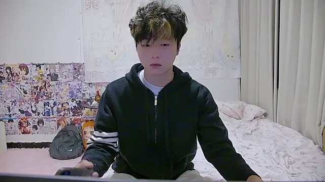 Cream-001 online show from April 18, 7:12 am