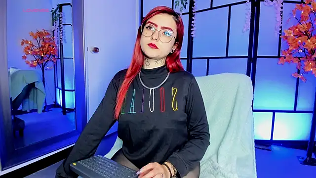 zara rouxx  online show from May 21, 12:56 pm