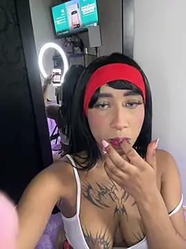 Snapshot of Zaabrina_20 chatting on May 7, 2:50 am Zaabrina 20 online show from May 7, 2:50 am