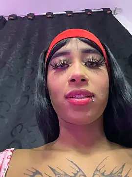 Snapshot of Zaabrina_20 chatting on May 23, 1:33 am Zaabrina 20 online show from May 23, 1:33 am