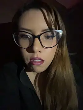Snapshot of AliceMtz chatting on May 13, 9:22 pm AliceMtz online show from May 13, 9:22 pm