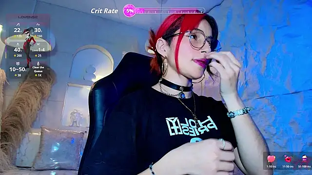 Moon Red r online show from May 2, 8:03 pm