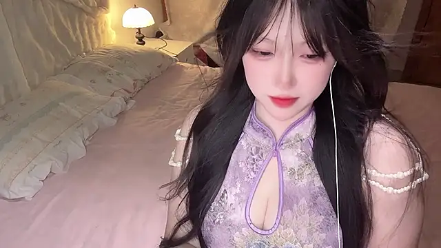 Snapshot of SweetButWildbaby chatting on May 31, 1:07 pm SweetButWildbaby online show from May 31, 1:07 pm