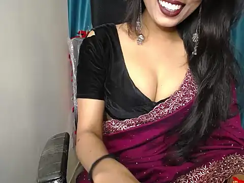 Naughtyy Ranii01 online show from April 19, 6:43 pm