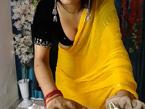 Naughtyy Ranii01 online show from July 13, 8:11 pm
