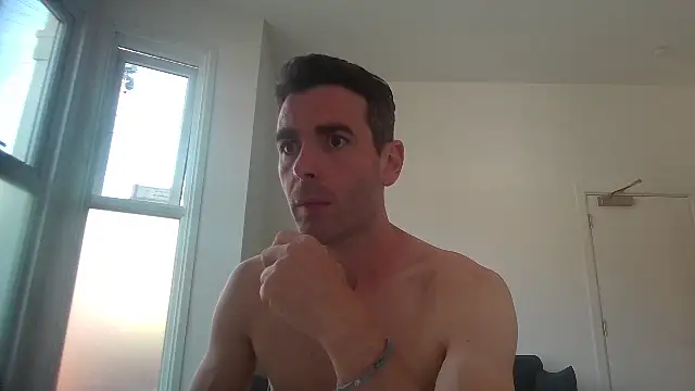 Snapshot of frenchbdmaninlondon chatting on July 5, 1:40 pm frenchbdmaninlondon online show from July 5, 1:40 pm