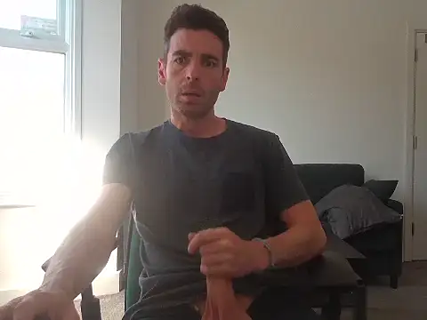Snapshot of frenchbdmaninlondon chatting on July 13, 3:37 pm frenchbdmaninlondon online show from July 13, 3:37 pm