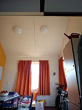 Shsaaeq online show from April 18, 5:06 pm