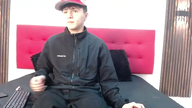 LunayDream online show from April 22, 11:23 am