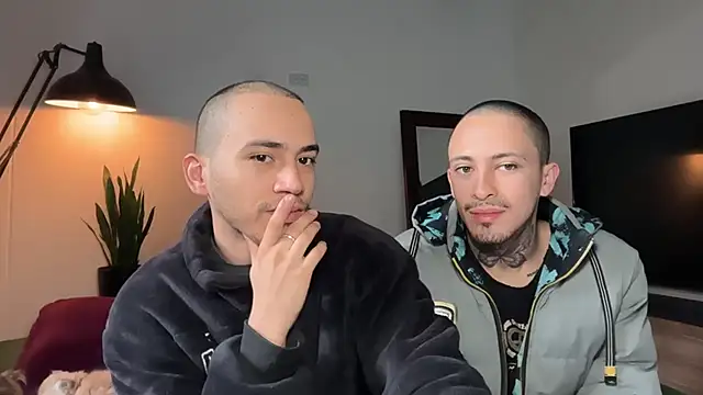 Snapshot of Noah_and_Steven chatting on August 2, 11:52 am Noah and Steven online show from August 2, 11:52 am