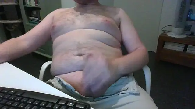 richard9718 online show from April 18, 11:49 pm