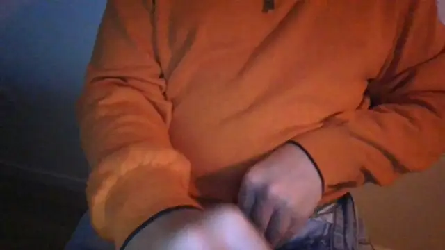 Snapshot of richard9718 chatting on April 27, 10:08 pm richard9718 online show from April 27, 10:08 pm