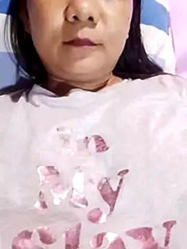 Snapshot of eljhenx chatting on June 28, 5:35 am eljhenx online show from June 28, 5:35 am