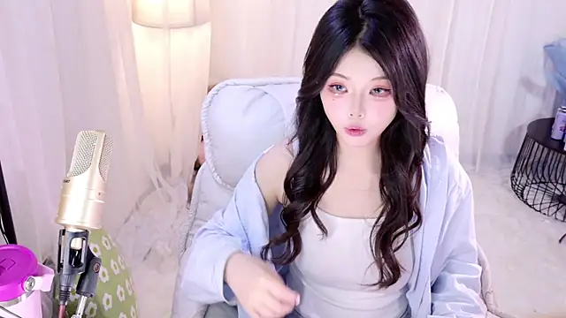 Snapshot of ChuYI-007 chatting on April 26, 8:23 am ChuYI-007 online show from April 26, 8:23 am