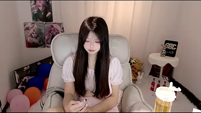 Snapshot of ChuYI-007 chatting on May 27, 8:44 am ChuYI-007 online show from May 27, 8:44 am