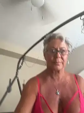 SilverRain  online show from April 22, 3:02 pm