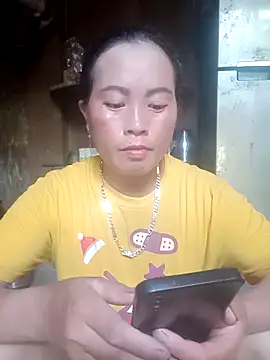 Snapshot of phuongtrinh1 chatting on May 13, 7:50 am phuongtrinh1 online show from May 13, 7:50 am