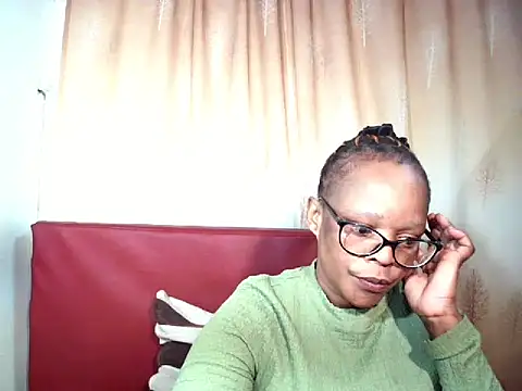 Snapshot of Ebony_Bloom69 chatting on July 8, 4:39 am Ebony Bloom69 online show from July 8, 4:39 am