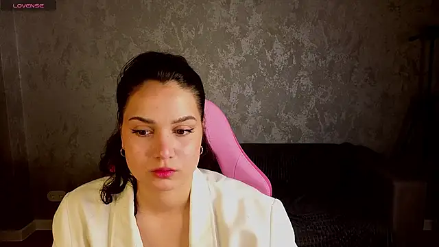 Snapshot of Vivien_Ross chatting on May 8, 1:11 am Vivien Ross online show from May 8, 1:11 am
