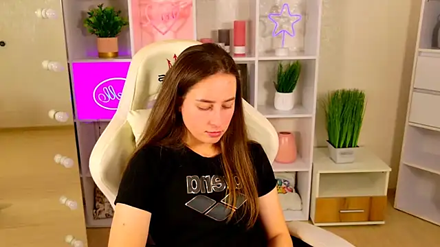 NadinnL online show from April 23, 6:14 am