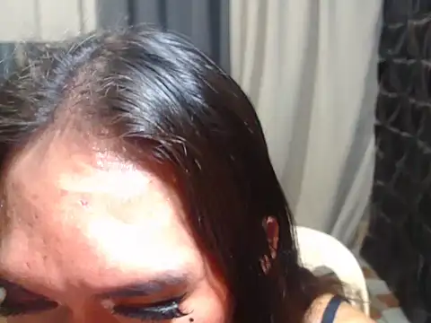 Snapshot of Queen_Haliyah chatting on June 16, 9:12 am Queen Haliyah online show from June 16, 9:12 am