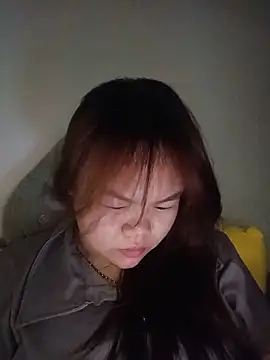 Truxcy1 online show from June 2, 1:24 pm