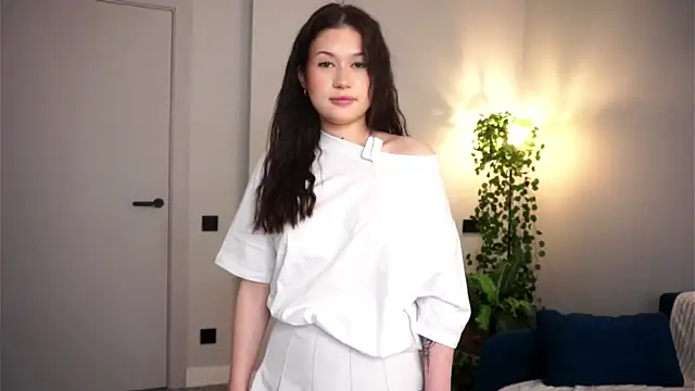 SaraSwartz online show from April 22, 5:10 am