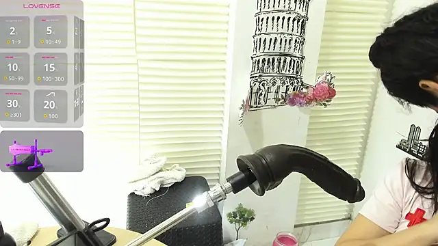 Snapshot of violett_collinss chatting on June 5, 1:56 am violett collinss online show from June 5, 1:56 am