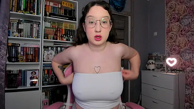 Snapshot of minionkaa chatting on May 11, 3:34 am minionkaa online show from May 11, 3:34 am