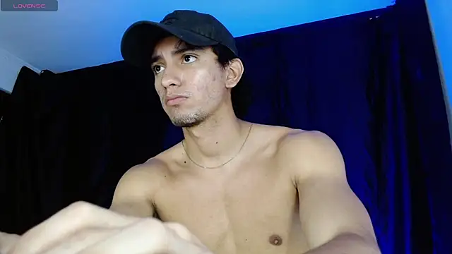 Snapshot of dante_18cm_ chatting on May 15, 11:12 pm dante 18cm online show from May 15, 11:12 pm