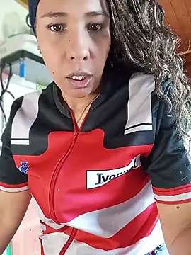 Snapshot of Ivon_C chatting on May 25, 1:28 pm Ivon C online show from May 25, 1:28 pm