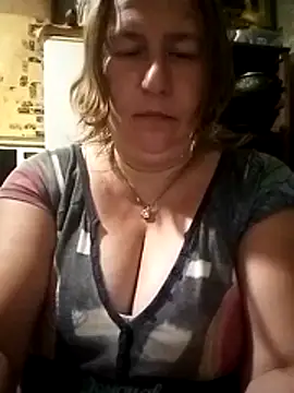 Snapshot of AnnaGlory38 chatting on June 15, 10:23 pm AnnaGlory38 online show from June 15, 10:23 pm