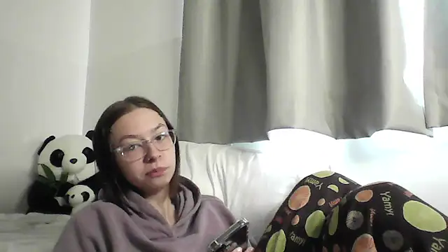 Snapshot of JuicyErika chatting on April 28, 6:51 am JuicyErika online show from April 28, 6:51 am