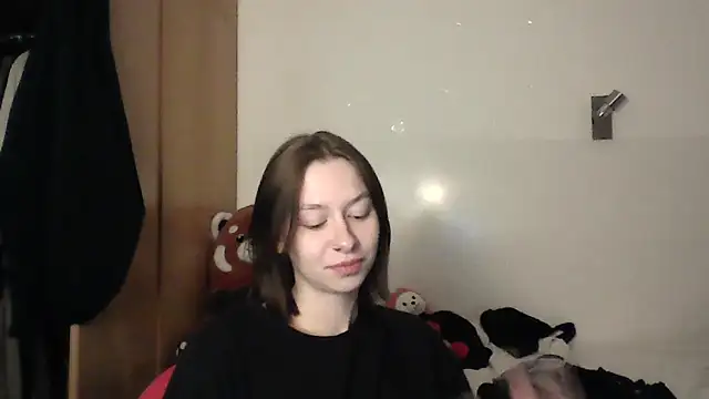 Snapshot of JuicyErika chatting on May 7, 10:04 pm JuicyErika online show from May 7, 10:04 pm