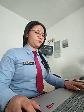Snapshot of Queen_linda1 chatting on June 24, 12:26 pm Queen linda1 online show from June 24, 12:26 pm