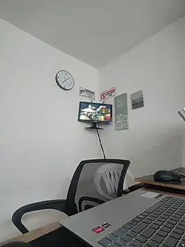 Snapshot of Queen_linda1 chatting on June 26, 12:09 pm Queen linda1 online show from June 26, 12:09 pm
