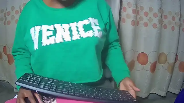 BusttyBoobs19 online show from May 22, 8:14 pm