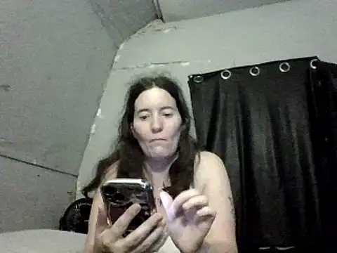 Snapshot of Mini83 chatting on June 11, 9:02 pm Mini83 online show from June 11, 9:02 pm