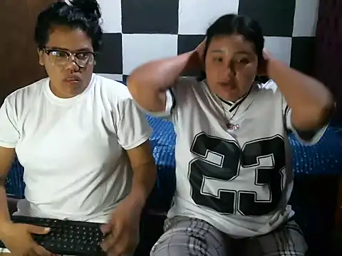 Snapshot of Valery-Khloe chatting on July 4, 12:17 am Valery-Khloe online show from July 4, 12:17 am