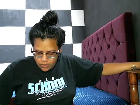 Snapshot of Valery-Khloe chatting on July 28, 5:36 am Valery-Khloe online show from July 28, 5:36 am