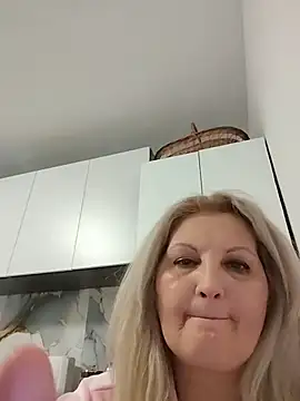 Divineblond online show from February 20, 9:04 pm