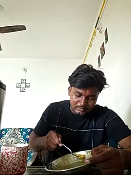 Snapshot of Gujju_here chatting on May 6, 2:29 am Gujju here online show from May 6, 2:29 am